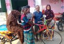 কলারোয়ার দেয়াড়ায় দুস্থ পরিবারকে ব্যাটারিচালিত নতুন ভ্যান উপহার