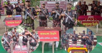 সাতক্ষীরায় বিপুল পরিমান ভারতীয় শাড়ী, আংটি ও ঔষধ জব্দ