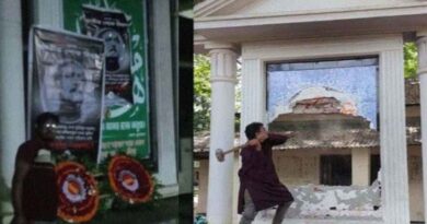 কলারোয়ায় বঙ্গবন্ধুর প্রতিকৃতিতে পুষ্পমাল্য অর্পণ