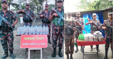 সাতক্ষীরায় ১০০ বোতল ভারতীয় মদসহ প্রায় ১৩ লক্ষ টাকার মালামাল জব্দ