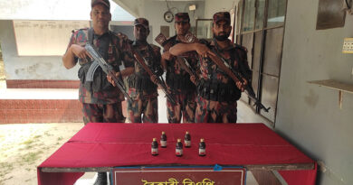 সাতক্ষীরায় বিজিবি’র অভিযানে সাড়ে ৩ লাখ টাকার ভারতীয় পণ্য জব্দ