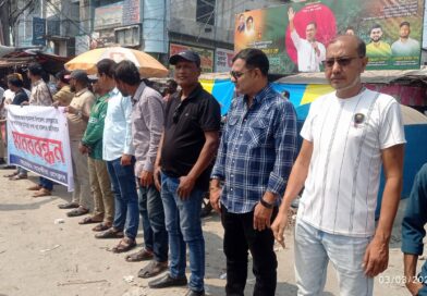 শ্যামনগর প্রেসক্লাব সভাপতির ওপর হামলার প্রতিবাদে সাতক্ষীরায় মানববন্ধন