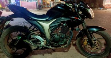 কালিগঞ্জে পরিত্যক্ত অবস্থায় মোটরসাইকেল উদ্ধার, থানায় হস্তান্তর