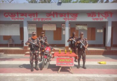 সাতক্ষীরার সীমান্ত থেকে প্রায় ১২ লাখ টাকার ভারতীয় মালামাল জব্দ