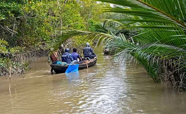 সুন্দরবনে জলদস্যুদের ৭ লাখ টাকা মুক্তিপণ দিয়ে ফিরল ১৮ জেলে-মৌয়াল