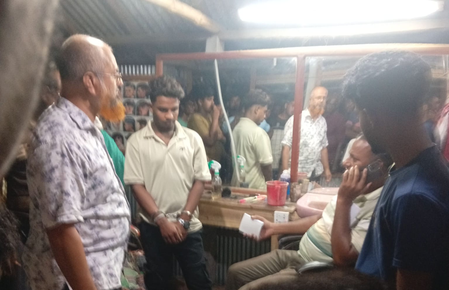 তালায় ১০ পিস ইয়াবাসহ যুবক আটক