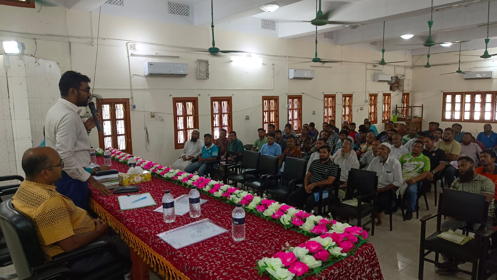 সাতক্ষীরায় পেশাজীবী চালকদের দক্ষতা ও সচেতনতা বিষয়ক প্রশিক্ষণ সম্পন্ন