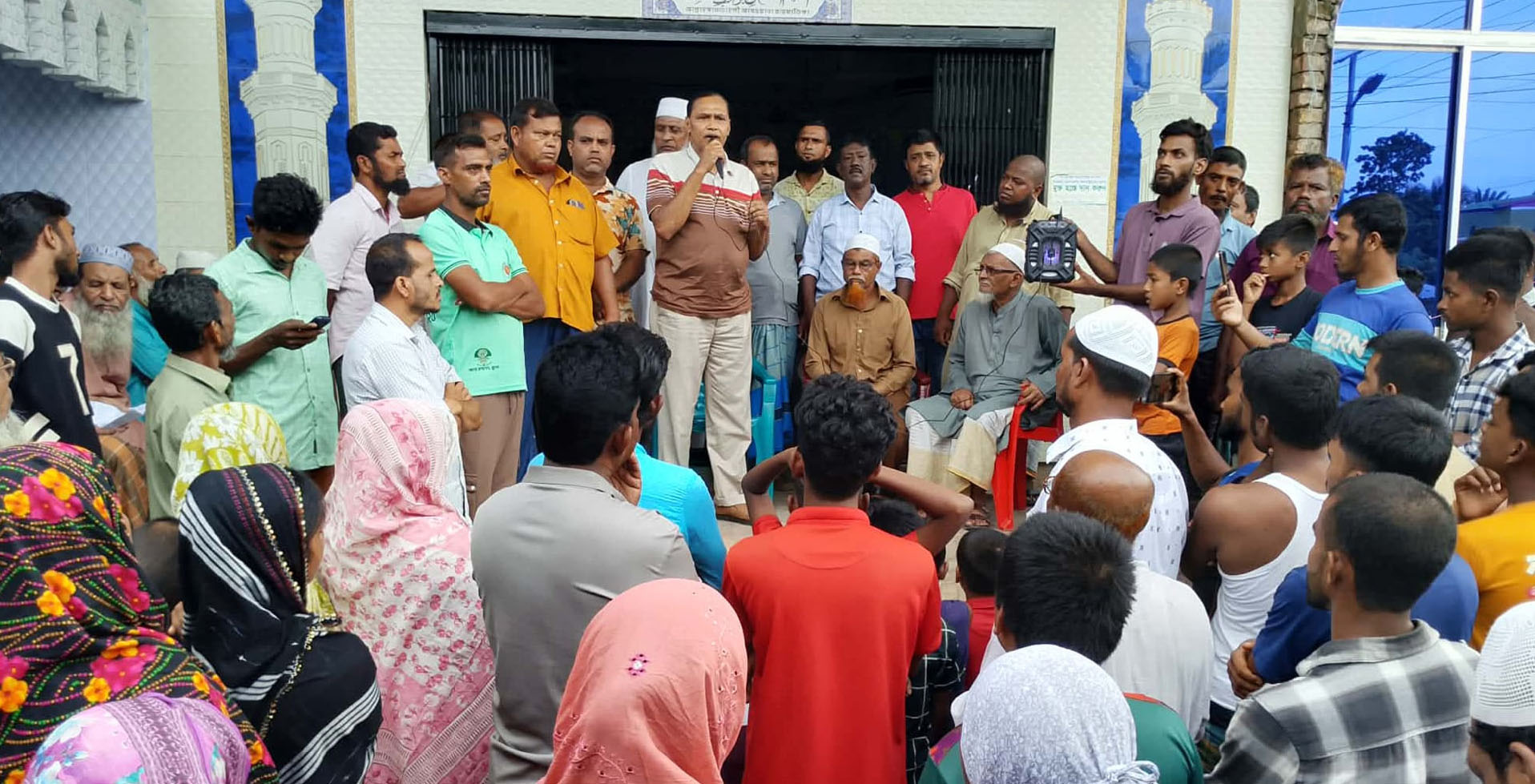 সাতক্ষীরায় শৈলকুর বিলের পানি নিষ্কাশনে ঘের মালিকদের ৩ দিনের আল্টিমেটাম